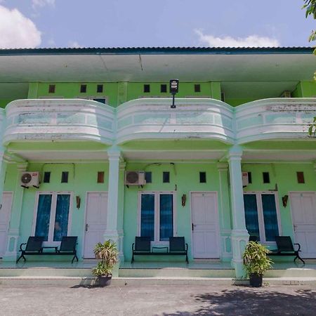 Reddoorz Plus Syariah @ Jalan Cut Nyak Dhien Aceh Hotel Banda Aceh Exterior photo